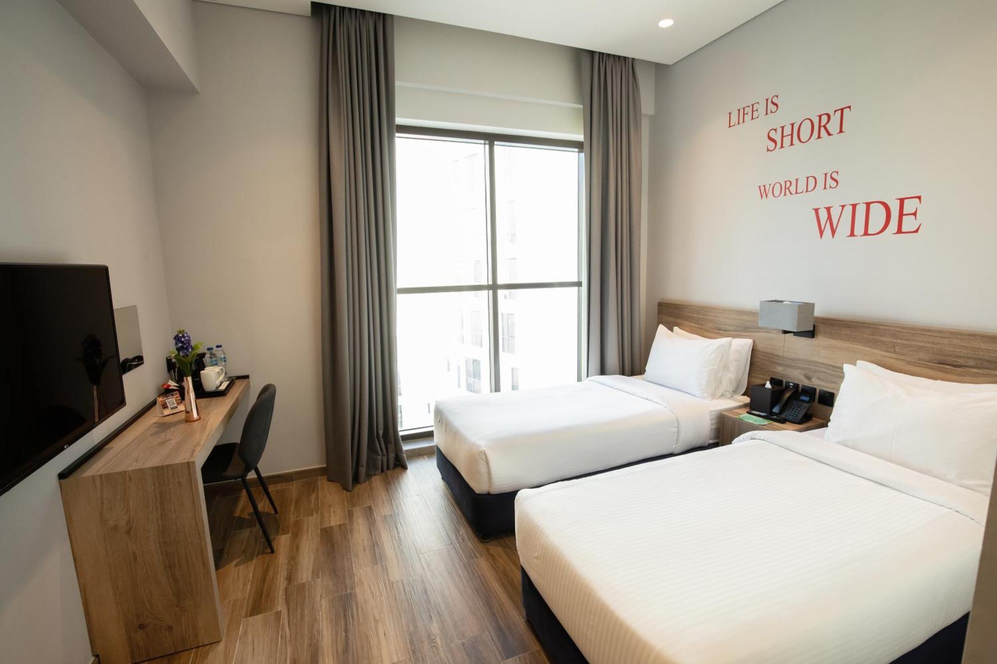 Kingsgate Canal Hotel By Millennium Dubai Exterior photo