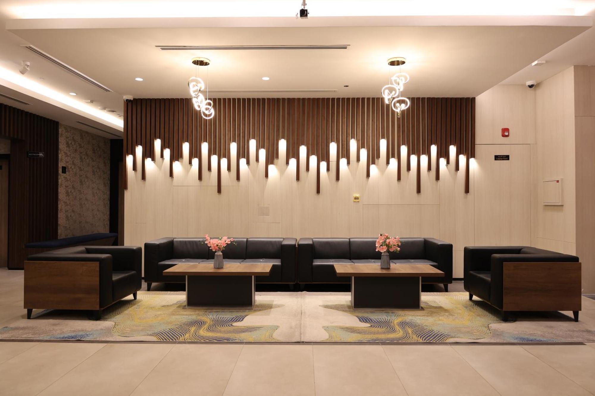 Kingsgate Canal Hotel By Millennium Dubai Exterior photo