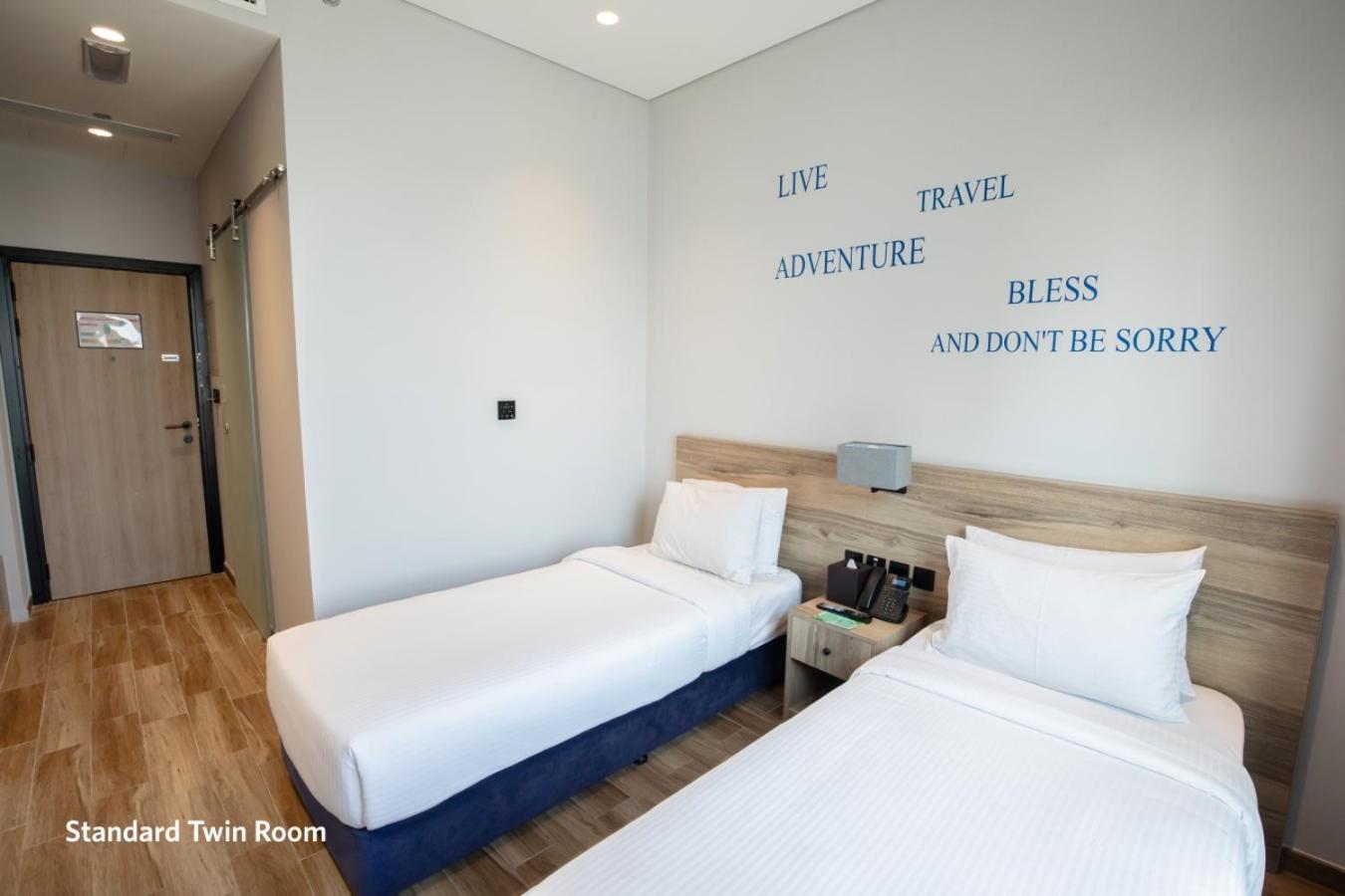Kingsgate Canal Hotel By Millennium Dubai Room photo