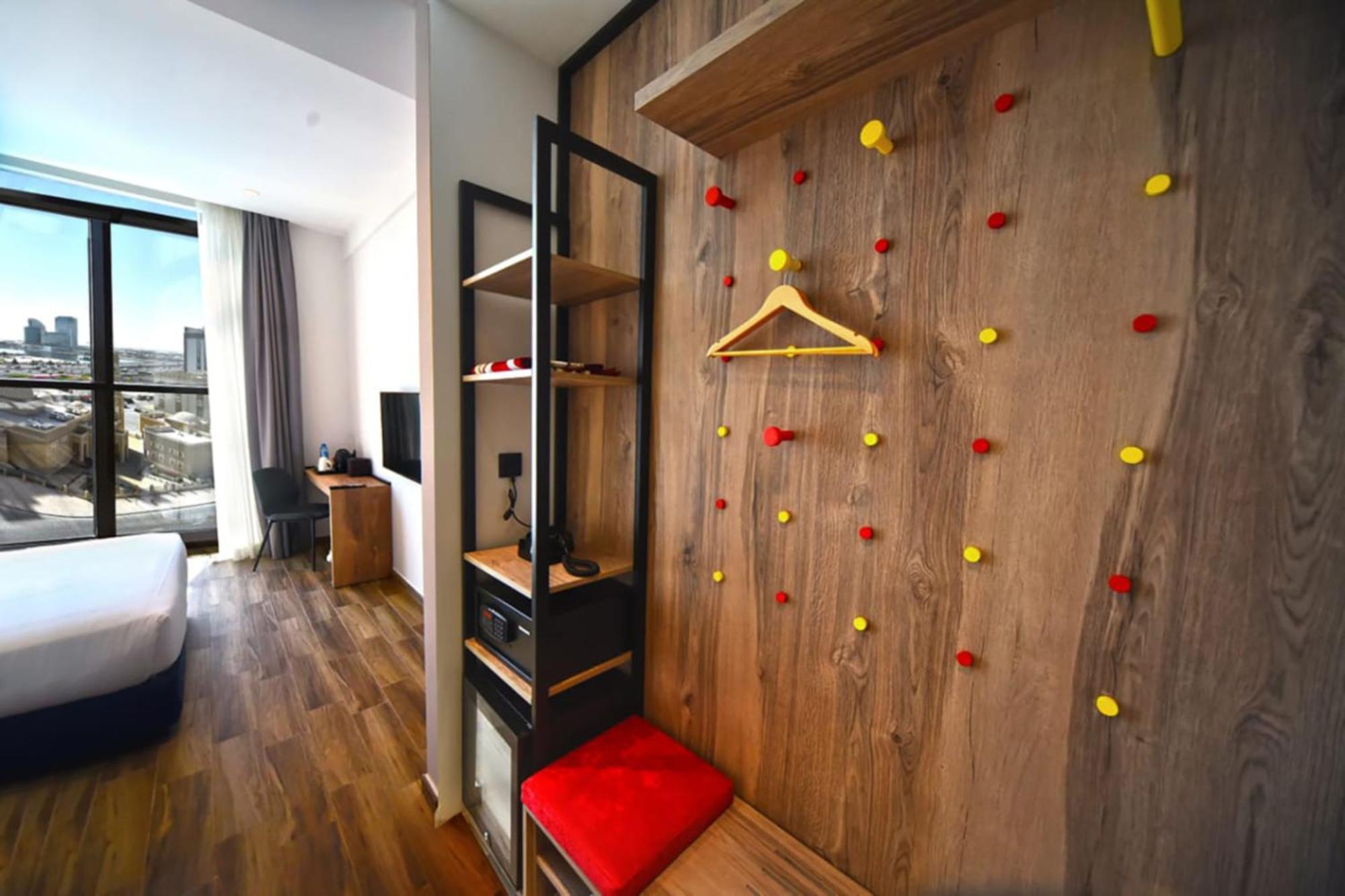 Kingsgate Canal Hotel By Millennium Dubai Exterior photo